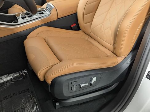 Used 2025 BMW X5 xDrive40i w/ Premium Package image 21