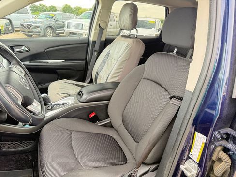 Used 2018 Dodge Journey SE w/ Connectivity Group FWD image 32