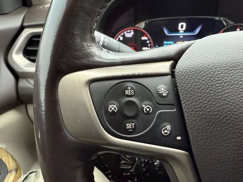 Used 2017 GMC Acadia Denali w/ Technology Package AWD/4WD image 25
