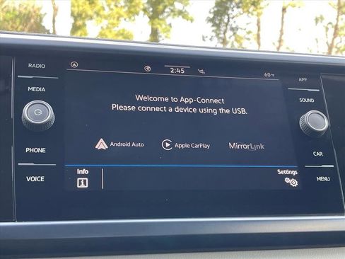 Used 2023 Volkswagen Taos SE image 9