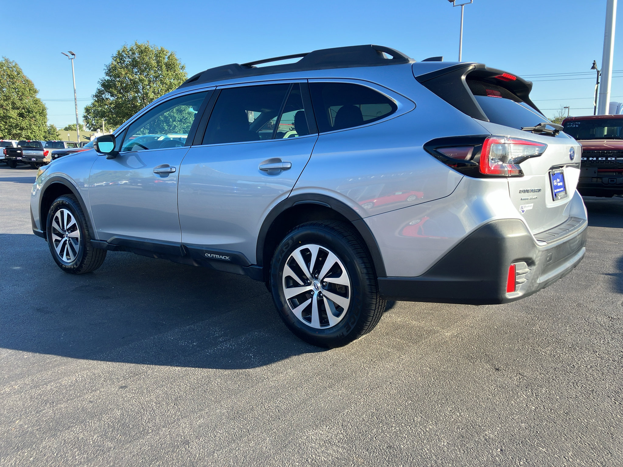 Used 2020 Subaru Outback Premium AWD/4WD image 4