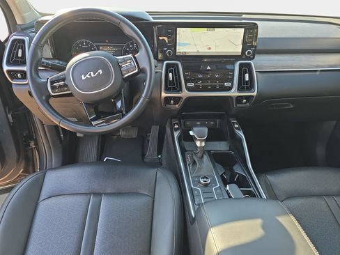 Used 2023 Kia Sorento S w/ Panoramic Sunroof Package AWD/4WD image 12