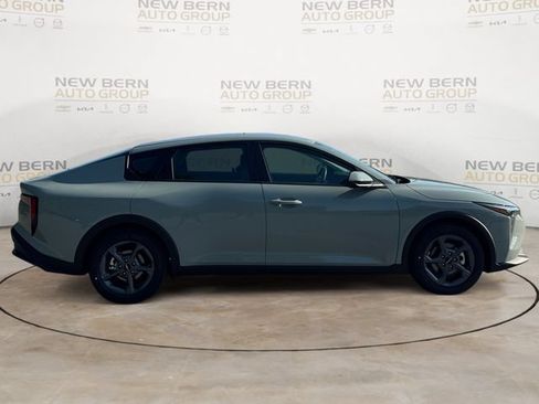 New 2026 Kia K4 FWD image 6
