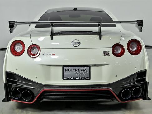 Used 2020 Nissan GT-R NISMO AWD/4WD image 9