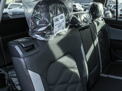 New 2026 Volkswagen Atlas Peak Edition AWD/4WD image 40