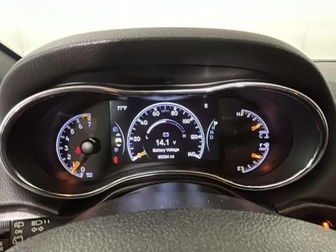 Used 2018 Jeep Grand Cherokee Altitude AWD/4WD image 17