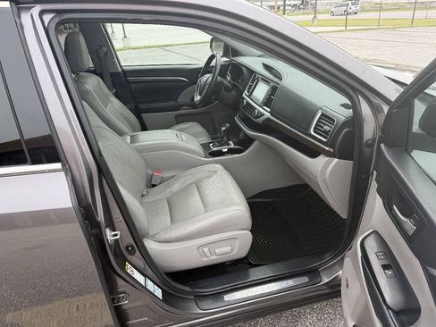 Used 2015 Toyota Highlander Limited AWD/4WD image 38