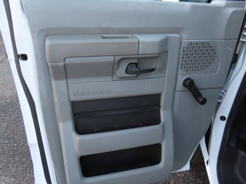 Used 2012 Ford E-150 and Econoline 150 RWD image 17