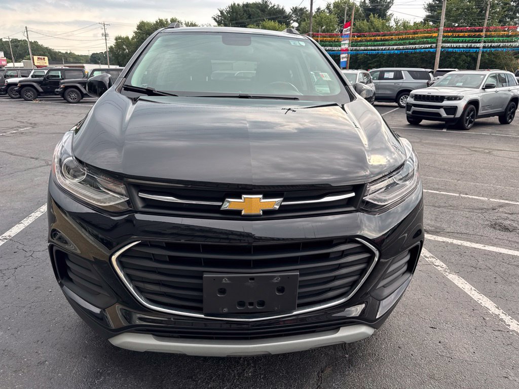 Used 2019 Chevrolet Trax LT w/ LT Convenience Package AWD/4WD image 3