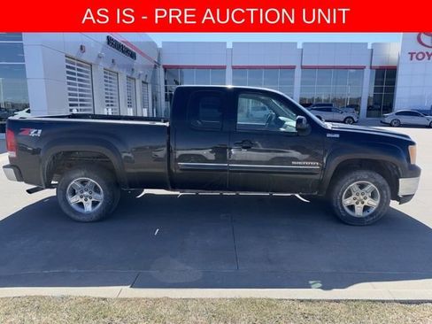 Used 2013 GMC Sierra 1500 SLE w/ All-Terrain Package image 2