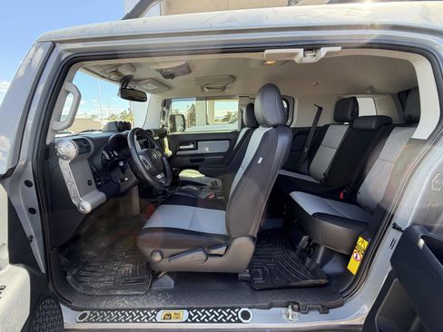 Used 2013 Toyota FJ Cruiser 4WD w/ Trail Teams Special Edition image 18