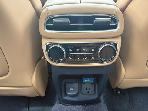 Used 2023 Genesis GV80 3.5T image 24