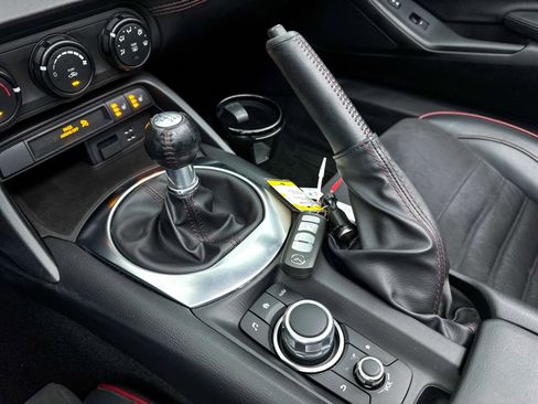 Used 2019 MAZDA MX-5 Miata Club w/ Brembo/BBS Recaro Package image 30