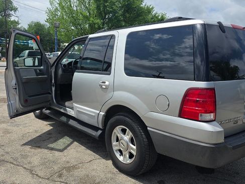 Used 2004 Ford Expedition XLT image 11