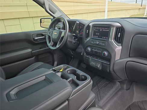 Used 2025 Chevrolet Silverado 1500 W/T image 15