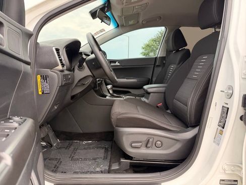 Used 2018 Kia Sportage LX w/ LX Popular Package FWD image 2