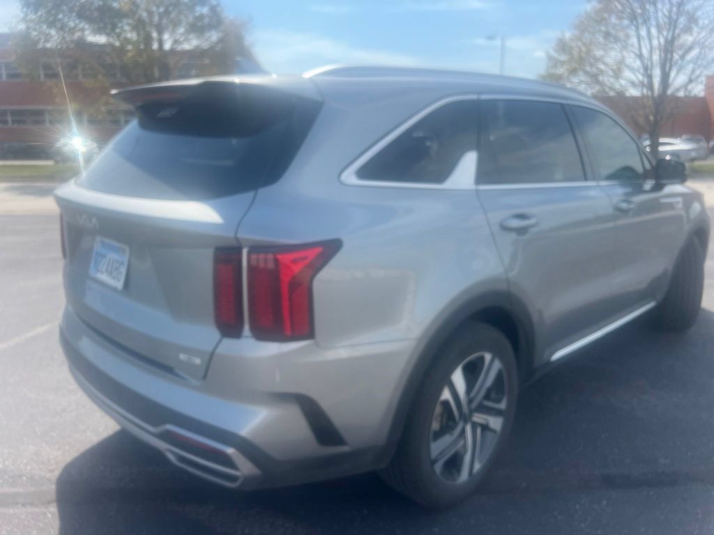 Used 2023 Kia Sorento EX AWD/4WD image 4