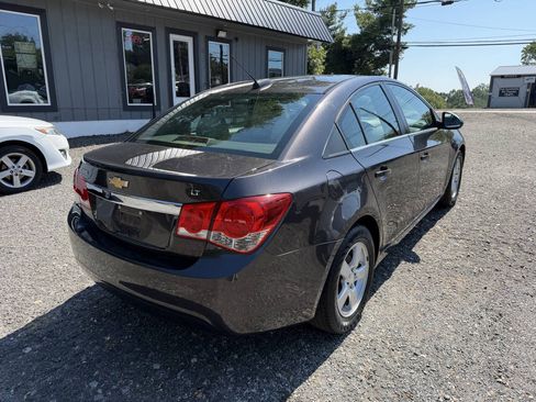 Used 2015 Chevrolet Cruze LT w/ Technology Package FWD image 6