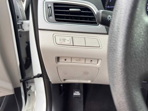 Used 2016 Hyundai Sonata SE FWD image 21