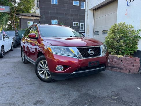 Used 2014 Nissan Pathfinder SL w/ Trailer Tow Package AWD/4WD image 17