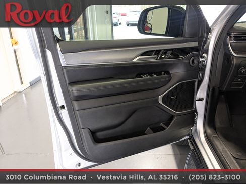 Used 2023 Jeep Wagoneer Series II image 19