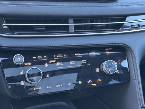 Used 2025 INFINITI QX60 Luxe w/ Cargo Package image 31