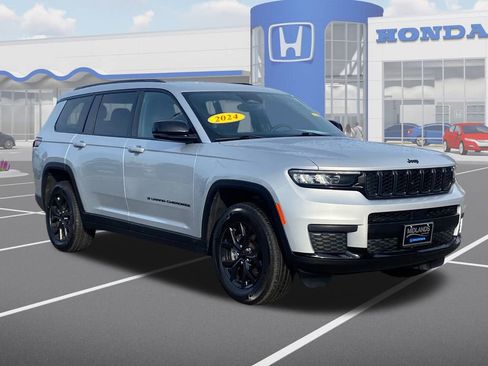 Used 2024 Jeep Grand Cherokee L Laredo image 1