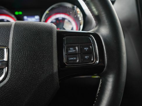 Used 2019 Dodge Grand Caravan SXT w/ Blacktop Package FWD image 28
