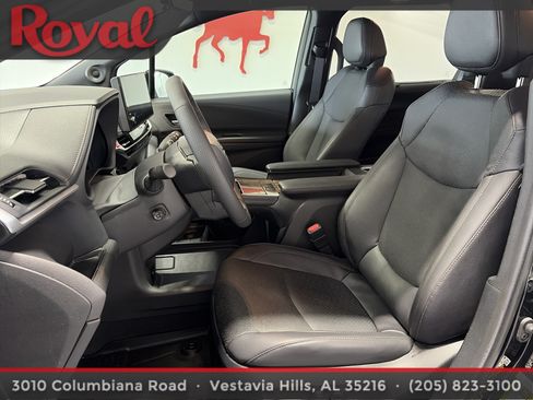 Used 2026 Toyota Sienna Platinum AWD/4WD image 21