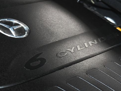 Used 2024 Mercedes-Benz GLE 450 4MATIC image 70