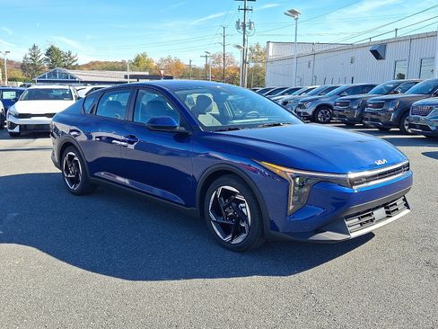 New 2025 Kia K4 GT-Line Turbo FWD image 2