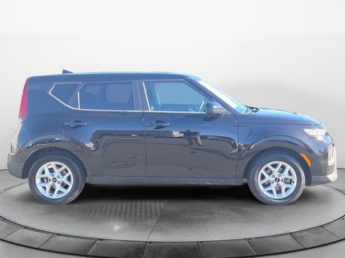 Used 2022 Kia Soul LX w/ Technology Package image 6