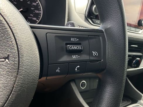 Used 2023 Nissan Rogue S AWD/4WD image 30