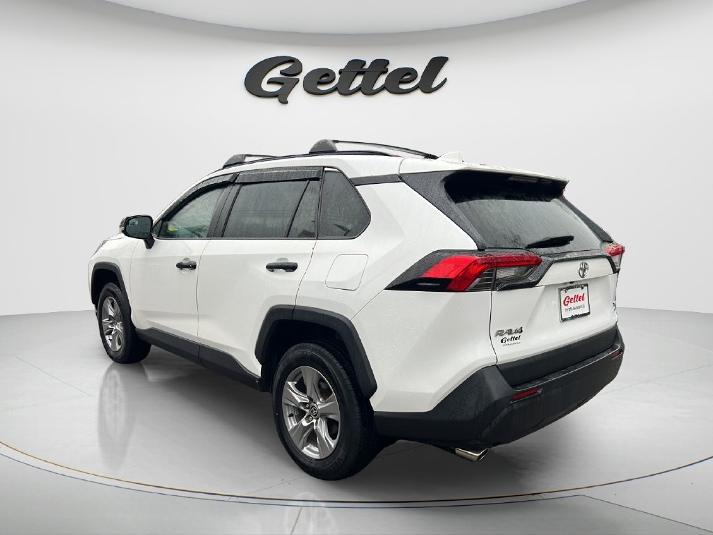 Used 2024 Toyota RAV4 XLE AWD/4WD image 7