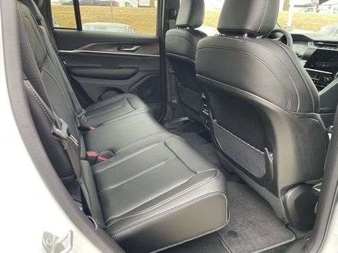 New 2025 Jeep Grand Cherokee Limited w/ MOPAR Finishing Package image 10