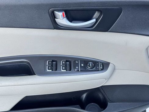 Used 2016 Kia Optima LX FWD image 38