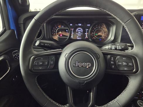 Certified 2025 Jeep Wrangler Rubicon w/ Safety Group AWD/4WD image 18