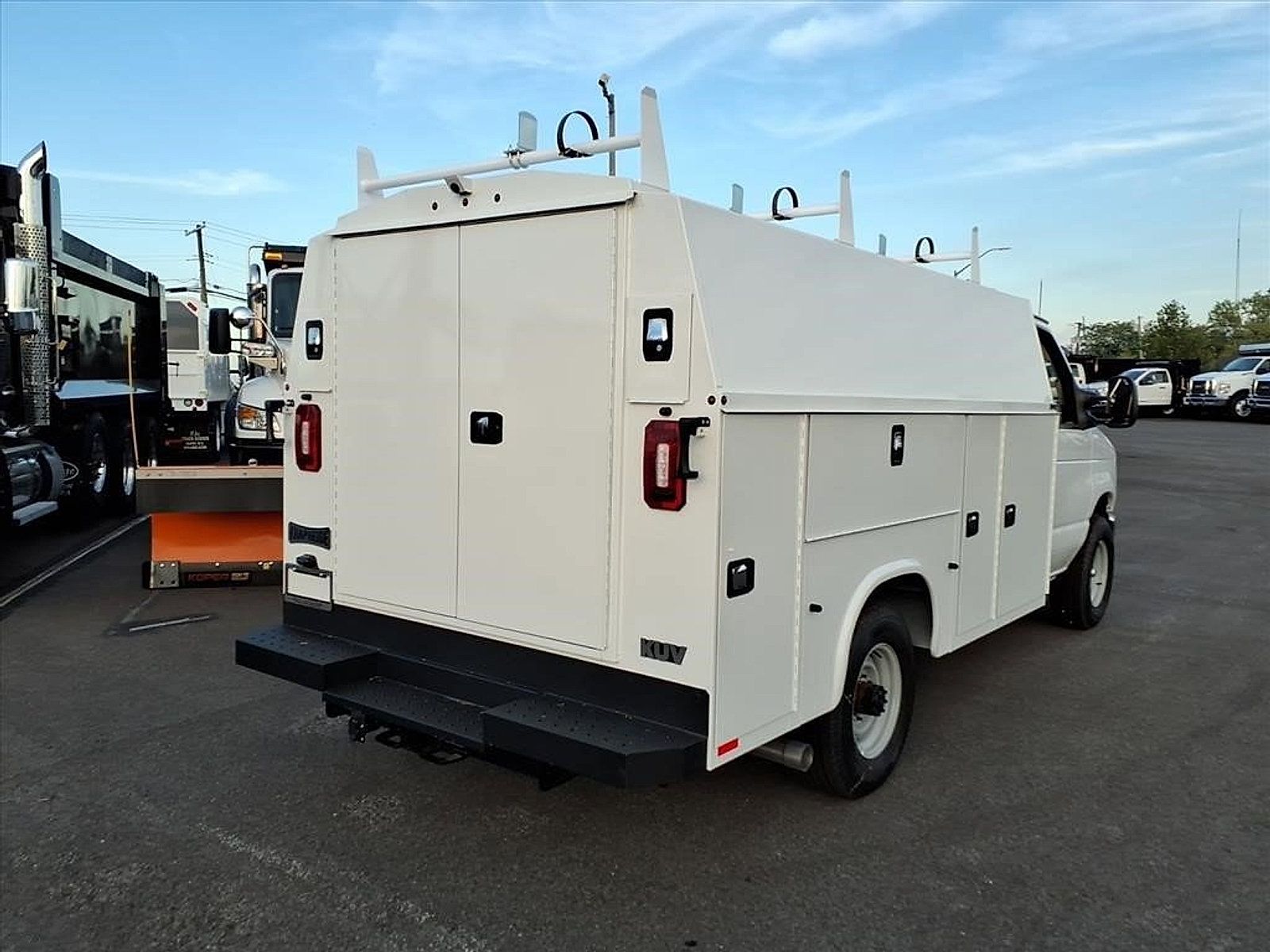 New 2027 Ford E-350 and Econoline 350 Super Duty w/ Power Equipment Group RWD image 5