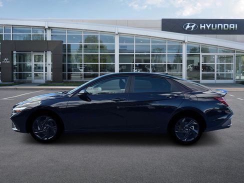 New 2026 Hyundai Elantra SEL FWD image 3