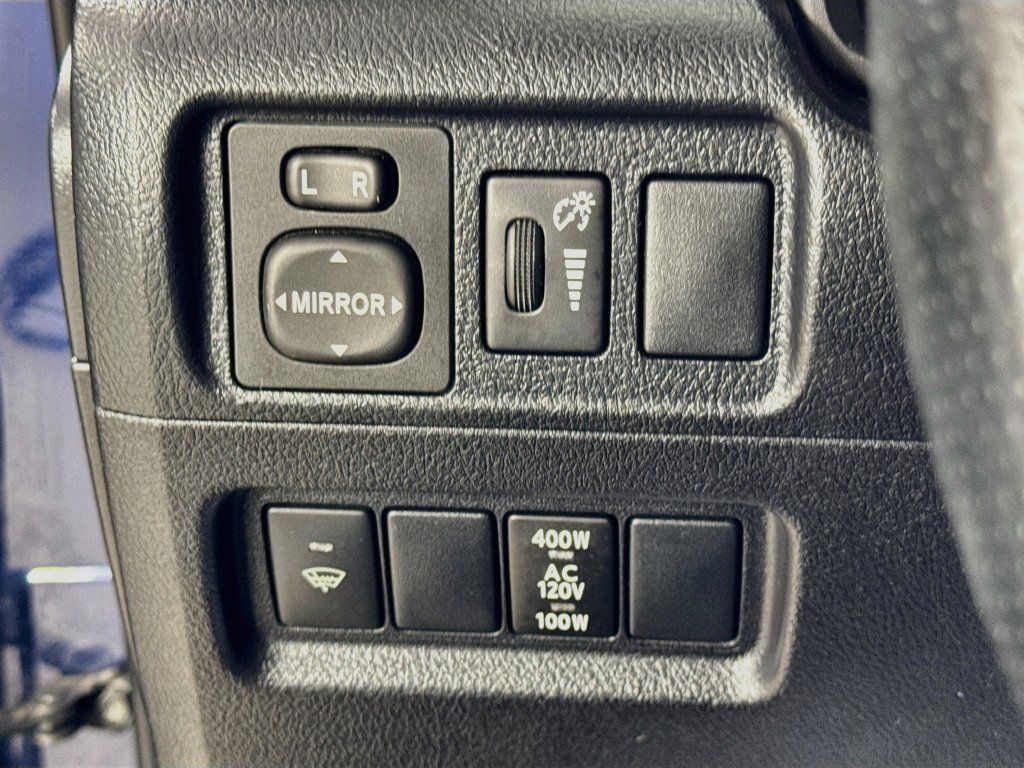 Used 2018 Toyota 4Runner TRD Off-Road Premium AWD/4WD image 11