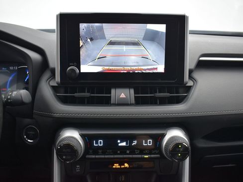 Used 2025 Toyota RAV4 XLE AWD/4WD image 15