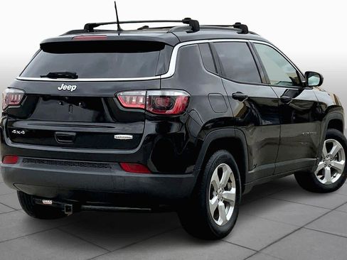Used 2017 Jeep Compass Latitude image 12