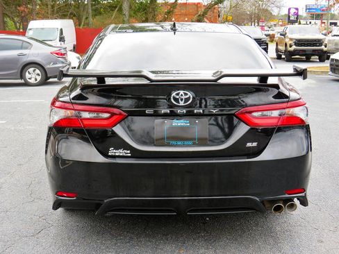 Used 2021 Toyota Camry SE image 8