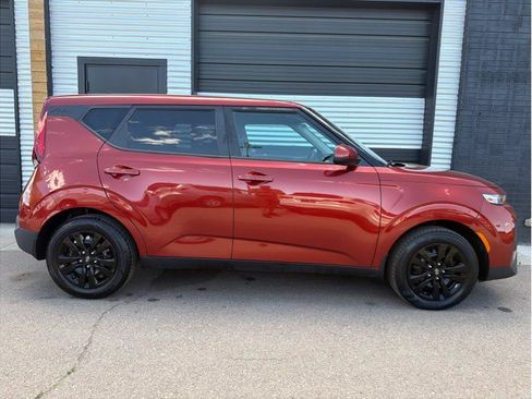 Used 2020 Kia Soul LX FWD image 11