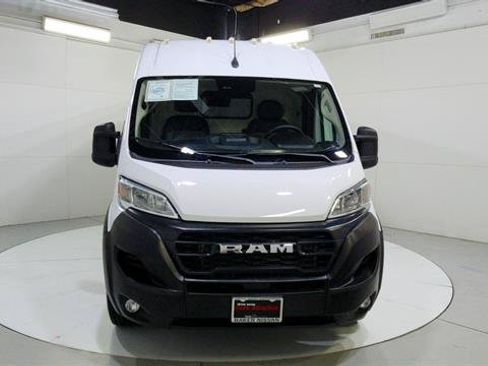 Used 2025 RAM ProMaster 2500 w/ Convenience Group FWD image 2
