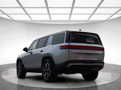 Used 2024 Rivian R1S Adventure Dual AWD/4WD image 8