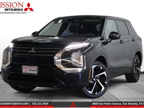 Used 2022 Mitsubishi Outlander ES image 1