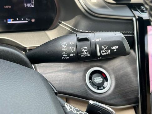 Used 2023 Jeep Grand Cherokee Limited w/ Luxury Tech Group II AWD/4WD image 42