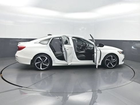 Used 2022 Honda Accord Sport image 38