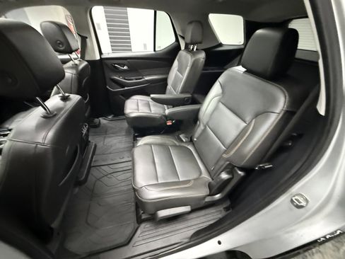Used 2021 Chevrolet Traverse Premier w/ Redline Edition image 28